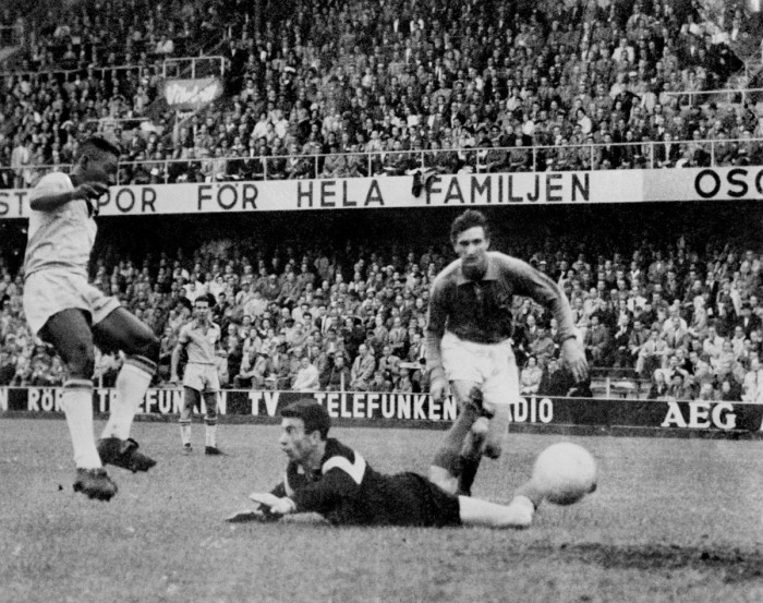 Малоизвестные фотографии «короля футбола» XX века легендарного Пеле