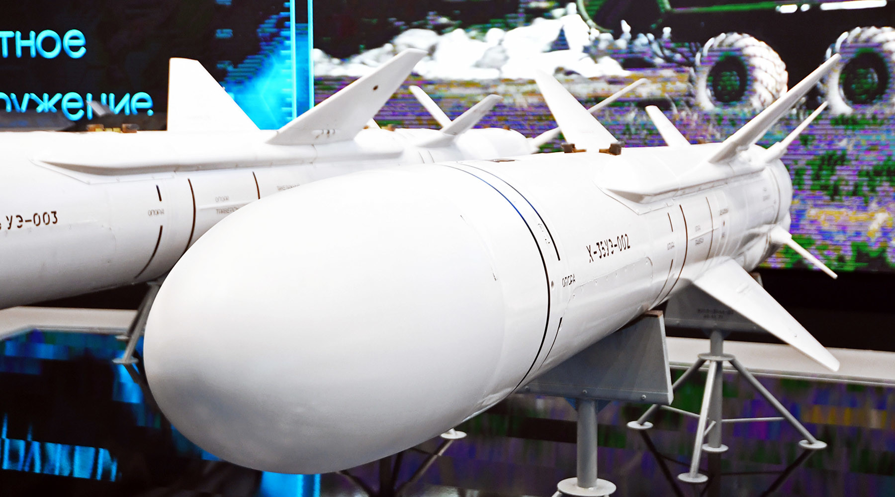«Наращивать скорость»: зачем Минобороны планирует оснастить Су-57 перспективной противокорабельной ракетой 