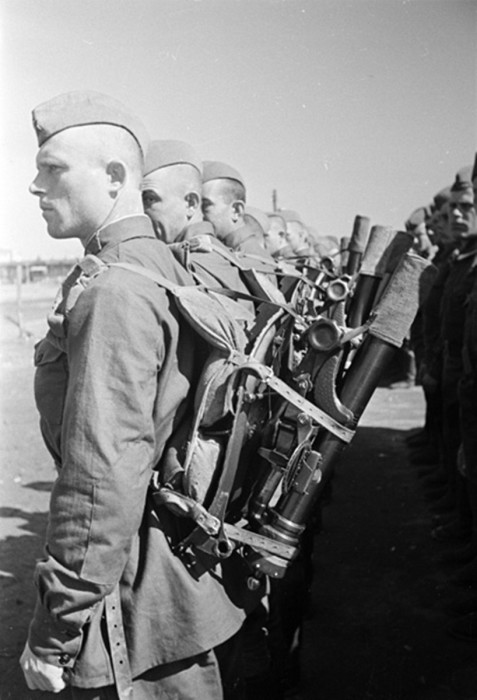 Уникальная коллекция фотографий, сделанных военкорами в первые месяцы Великой Отечественной войны 