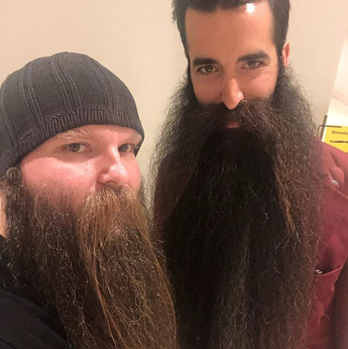 Как метровая борода изменила жизнь простого сотрудника супермаркета