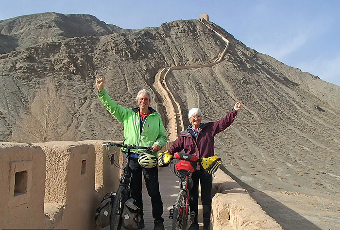 Как супруги-пенсионеры решили вырваться из рутины и пересекли Евразию на велосипедах