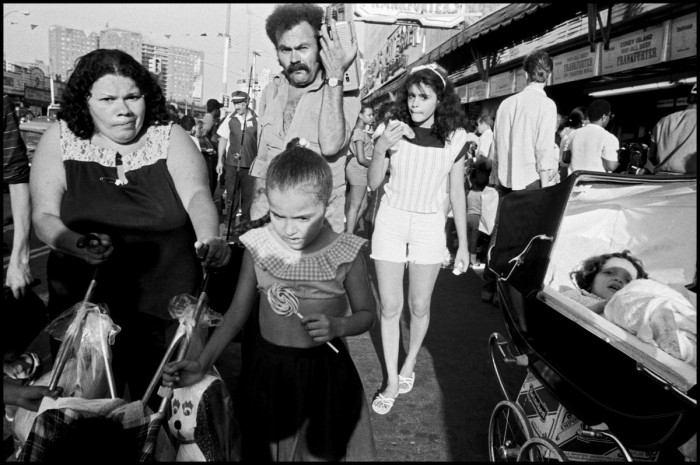Люди XX века на колоритных снимках уличного фотографа Брюса Гилдена