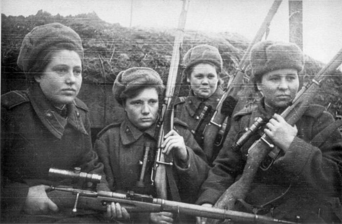 Почему немцы не признавали советских женщин военнослужащими и как издевались над отважными красноармейками