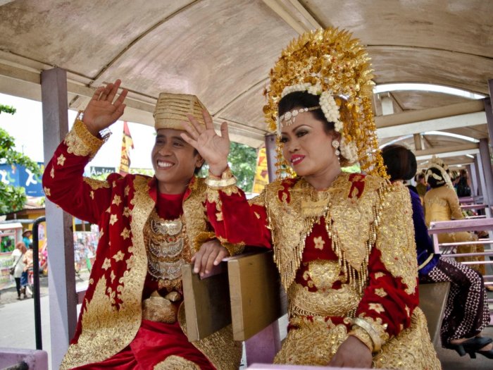Свадебные традиции и наряды из разных уголком мира