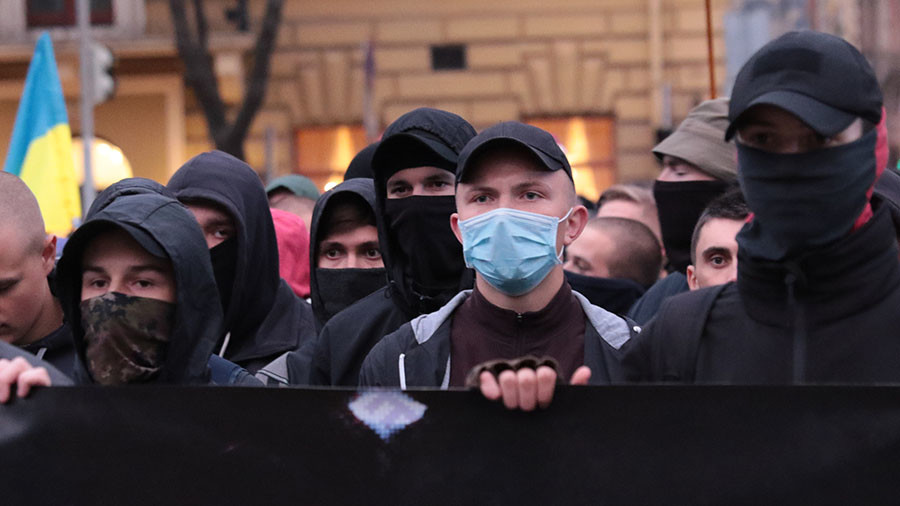 «Центральная власть опять молчит»: чем может обернуться для Зеленского ситуация вокруг сноса памятника Жукову