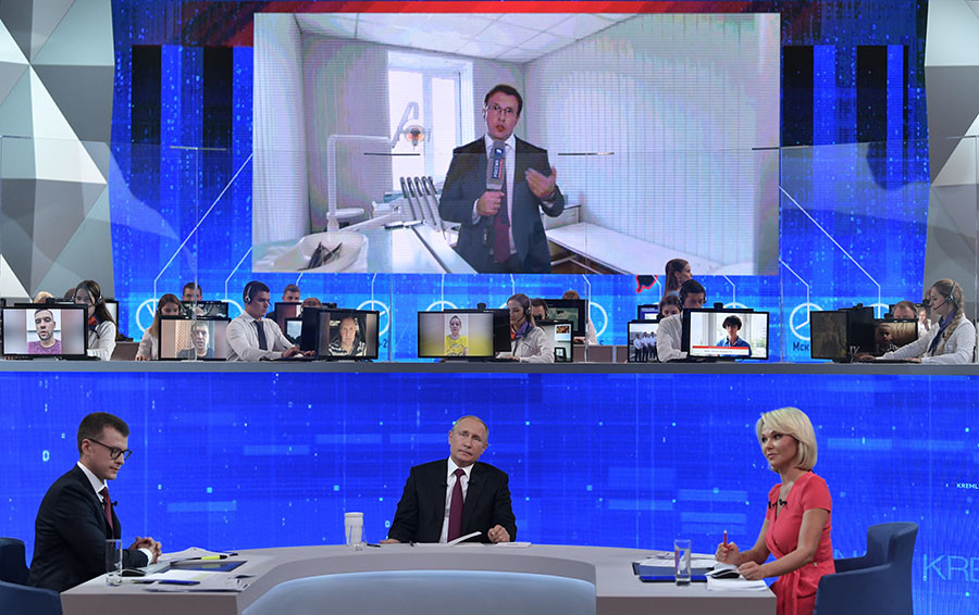 Уровень доходов, нацпроекты и кибербезопасность: о чём говорил Владимир Путин в ходе прямой линии