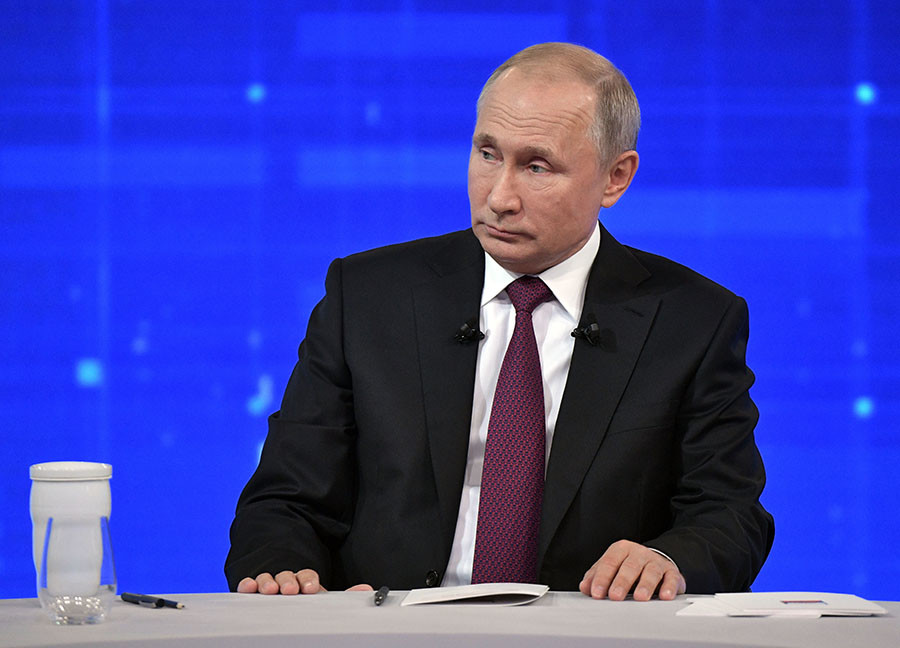 Уровень доходов, нацпроекты и кибербезопасность: о чём говорил Владимир Путин в ходе прямой линии