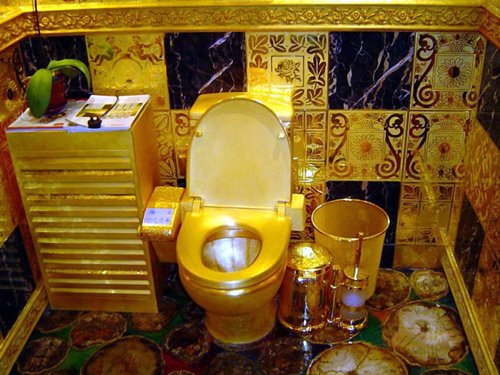 10 странных туалетов из разных уголков мира, которые потянут на звание «местной достопримечательности»