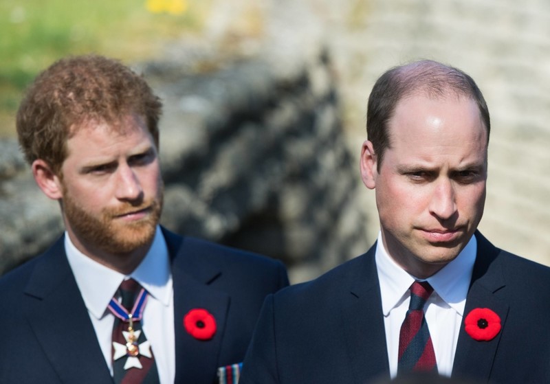 Братская война: что на самом деле происходит в отношениях между принцами Гарри и Уильямом, комментируют эксперты
