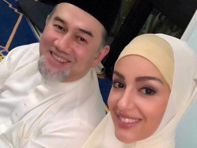 СМИ сообщили о разводе Оксаны Воеводиной с экс-королем Малайзии