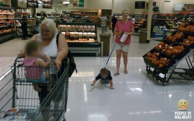 20 самых смешных и неприличных фотографий из магазинов Walmart