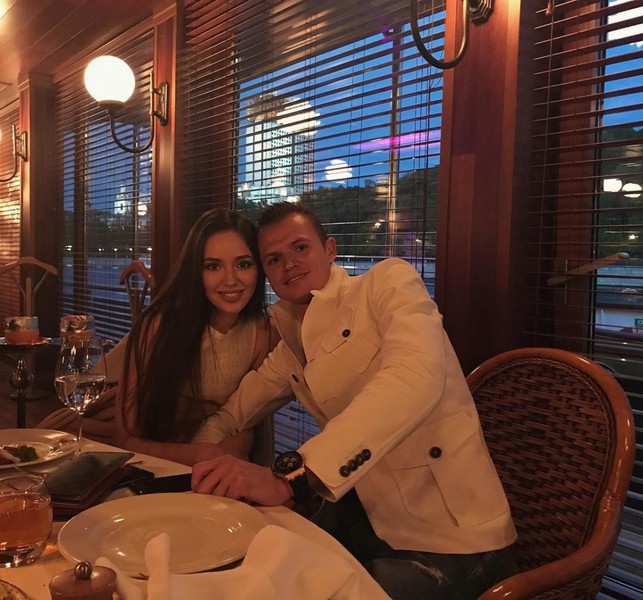 Дмитрий Тарасов при первой встрече с Анастасией Костенко обманом добился ее расположения, чтобы просто провести вместе ночь