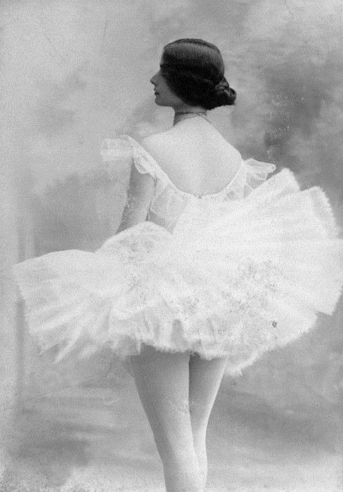 Как сплетни сломали судьбу первой фотомодели, иконы стиля, музы художников: балерина Клео де Меро