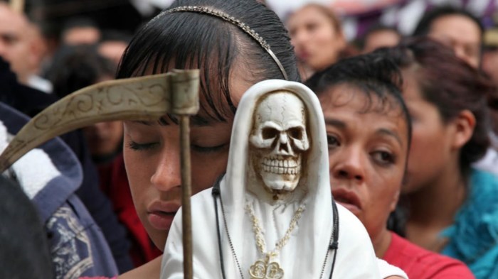 Почему поклонение скелету становится популярным во всем мире: «Белая девочка» из Мексики