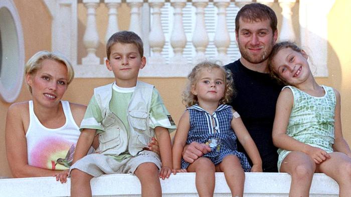 Роман Абрамович и Ирина Маландина: Счастливый брак, 5 детей и идеальный развод