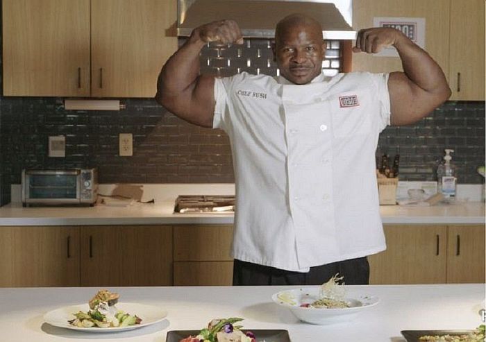 Шеф-повар Белого дома с 60-сантиметровыми бицепсами: Андре Раш