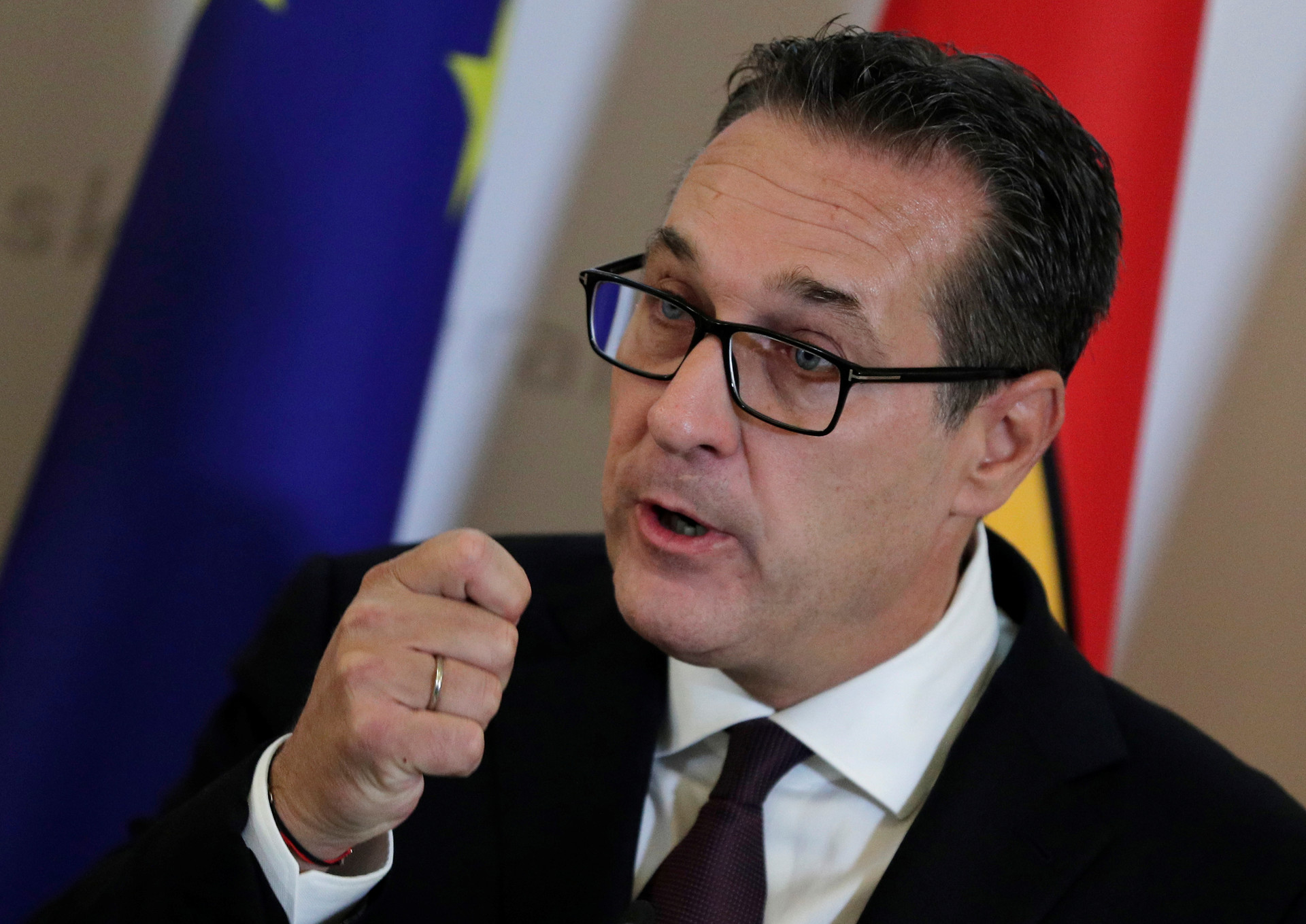 «Австрийцам созвучны его идеи»: партия Курца лидирует на досрочных парламентских выборах