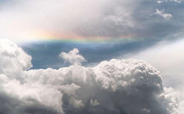 Феномен радужных облаков — что это такое и где их можно увидеть