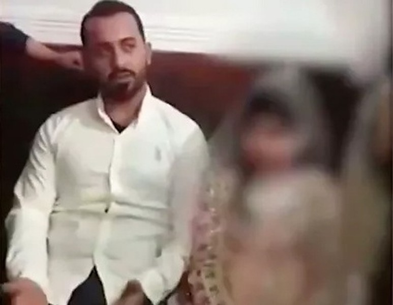 Иранскую 11-летнюю девочку выдали замуж за 22-летнего мужчину