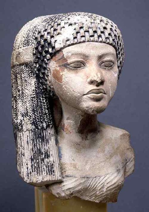 Любовная страсть, предательство и месть по-египетски: Фараон Эхнатон и царица Нефертити