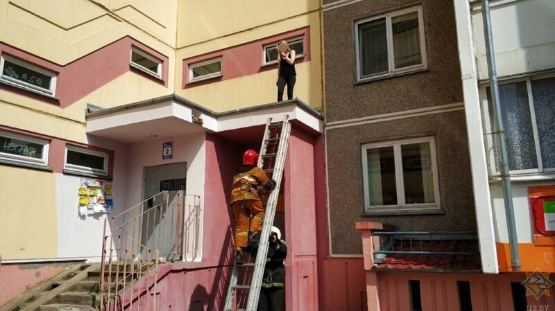 Почему женщины хотят непременно куда-то залезть