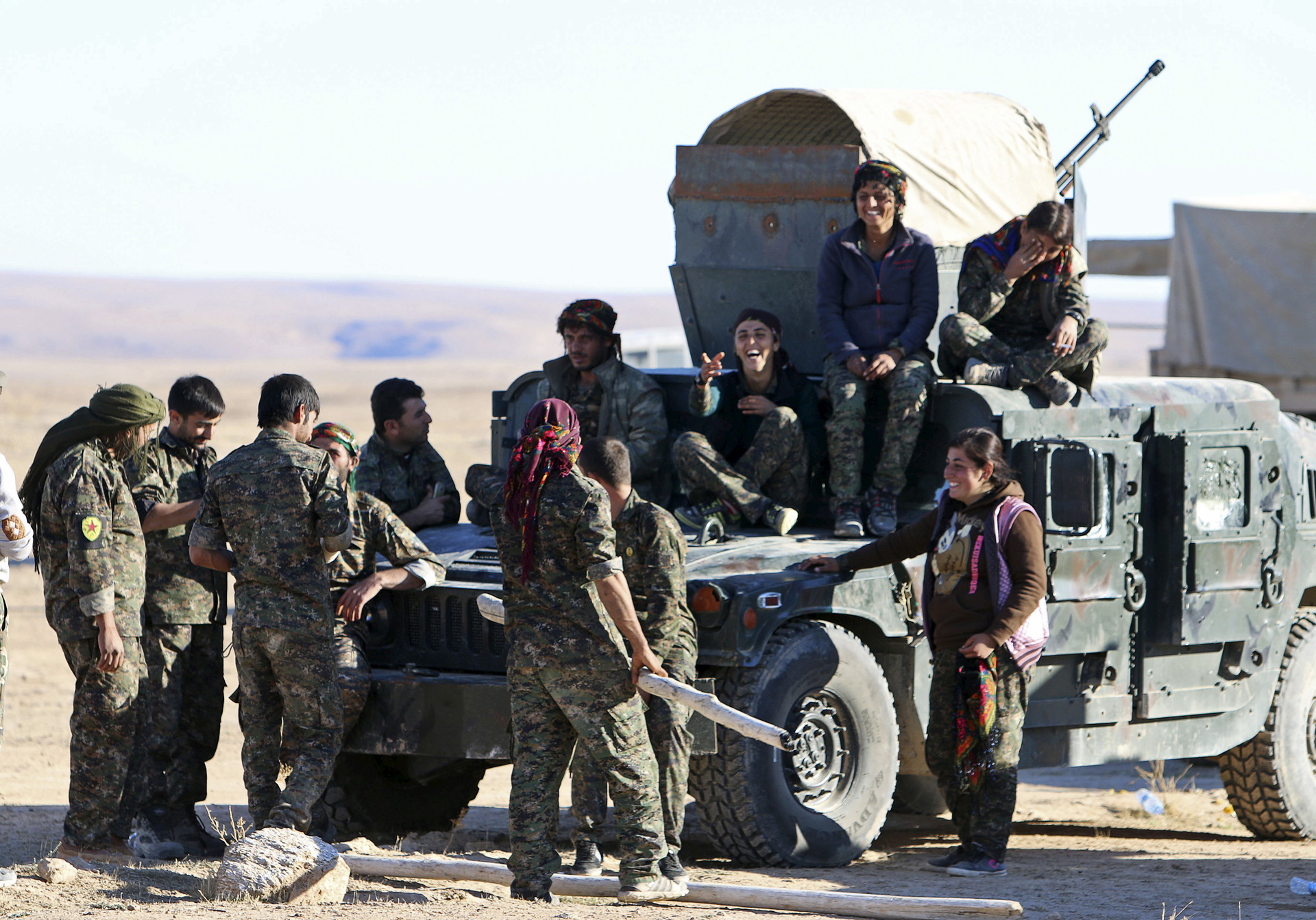 «Без колебаний»: курдские формирования в Сирии пригрозили Турции «полноценной войной»