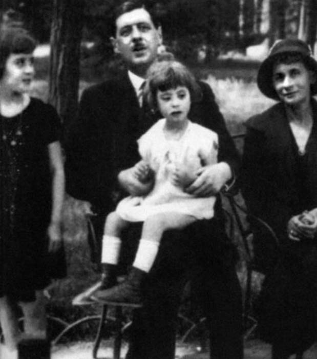 Генерал де Голль и его «особенная» дочка Анна: Незримая связь, сохранившаяся даже после смерти 