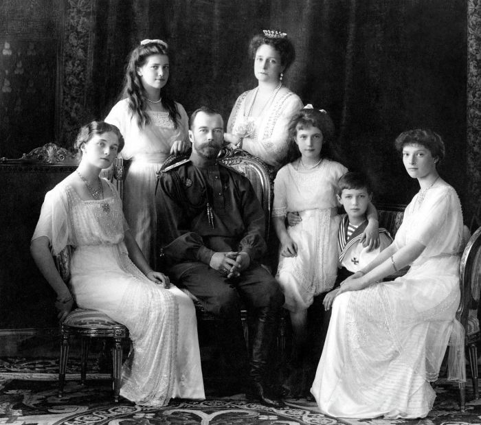 Как испанский король Альфонс XIII хотел поддержать своего родственника Николая II, и что из этого вышло