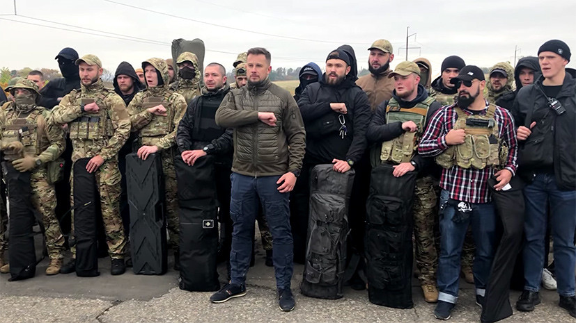 Развод по-киевски: на Украине сообщили о срыве отведения войск в Донбассе