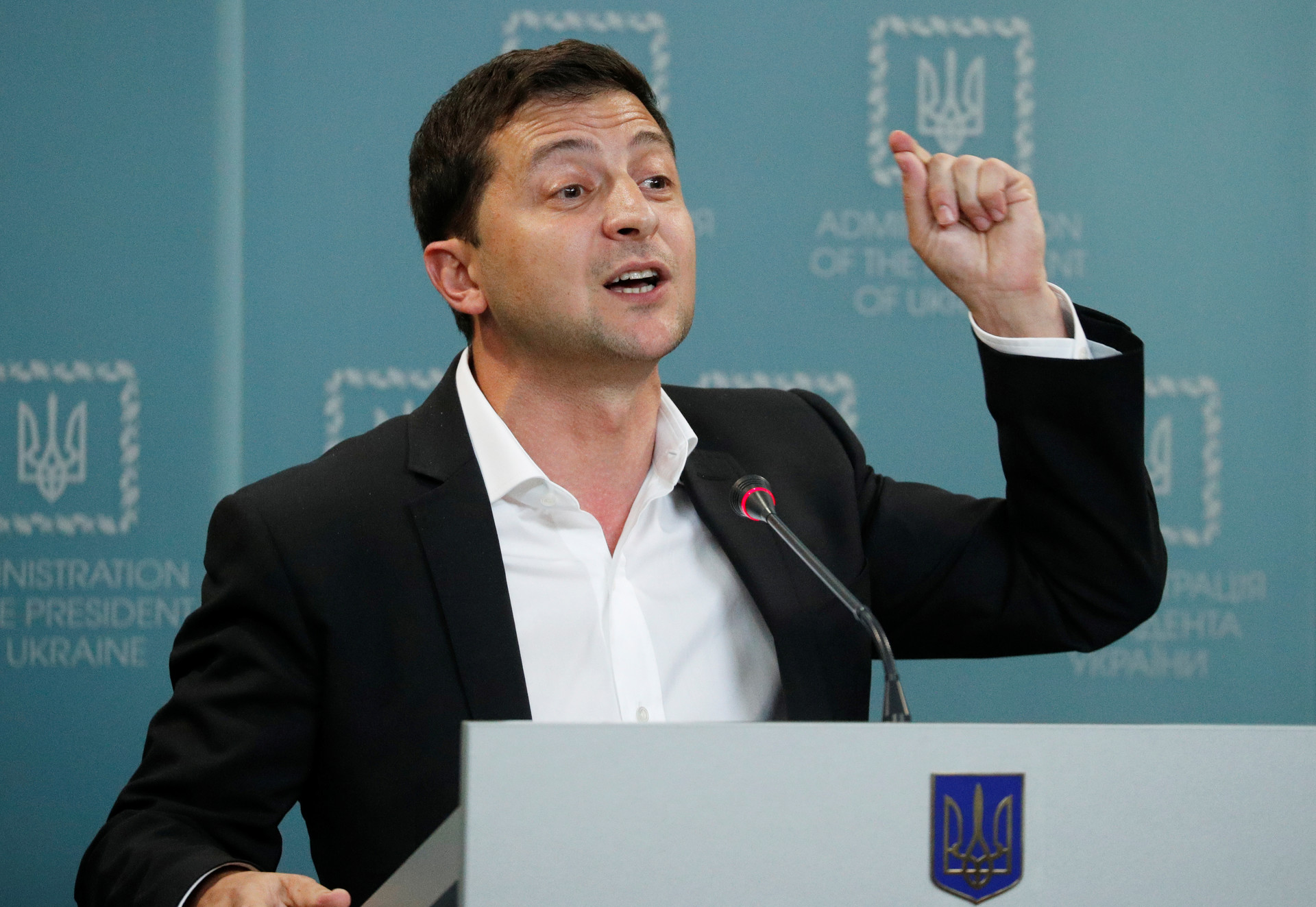 «Сгладить отрицательную реакцию»: как Киев намерен разрабатывать новый закон об особом статусе Донбасса