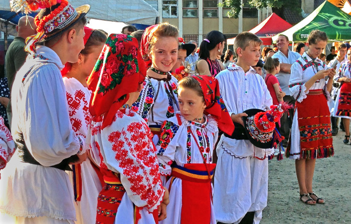 В каких неславянских народах больше всего «славянской крови» 