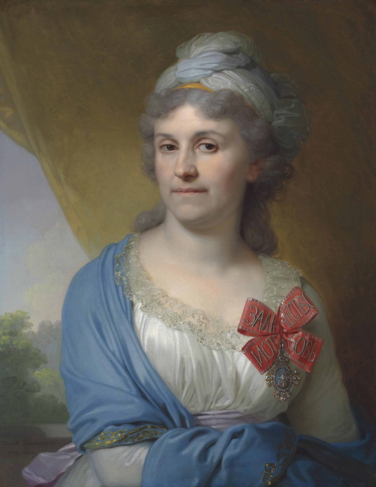 Какую деталь можно увидеть на портретах женщин русской императорской фамилии
