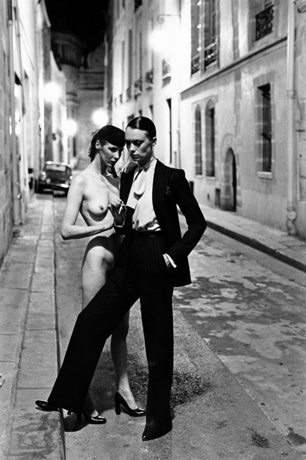 Le Smoking для французького Vogue, 1975. Фото: Хельмут Ньютон
