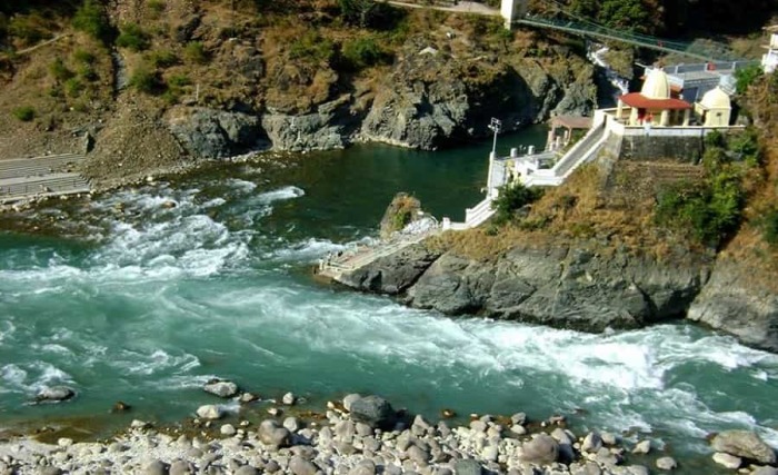 Река, которая смывает грехи: Факты о святом Ганге, от которых холодеет кровь