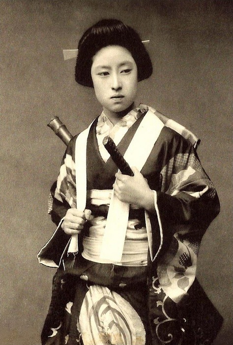 Как покоряли сердца и сражались женщины-самураи: Вооружены, опасны, хороши собой