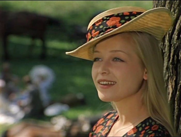Клеймо «несоветской внешности»: Куда пропала красавица-актриса из фильма «Соломенная шляпка»