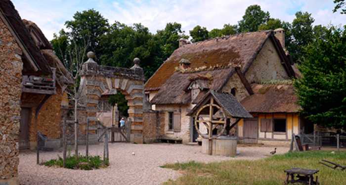 Сумасбродный проект последней королевы Франции: Декоративная деревня Марии-Антуанетты