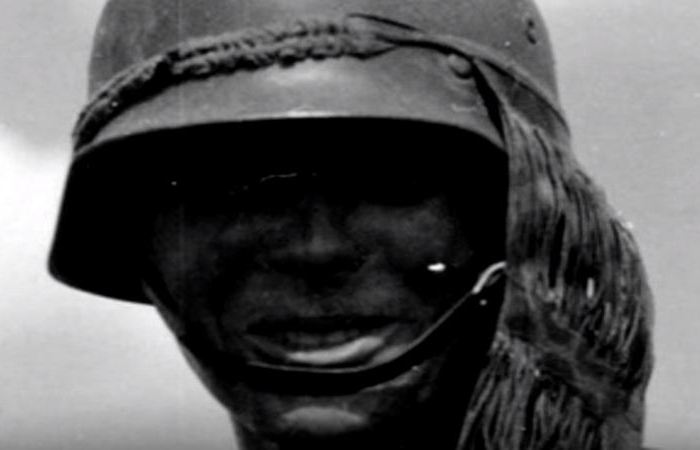 Зачем немецкому солдату нужны были «волосы» на каске