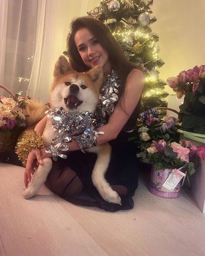 Алина Загитова оттолкнула фанатку, которая хотела ее обнять