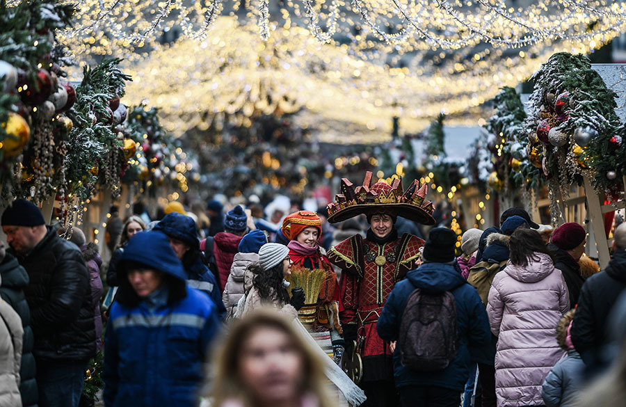 Большие каникулы: треть россиян против долгих новогодних праздников