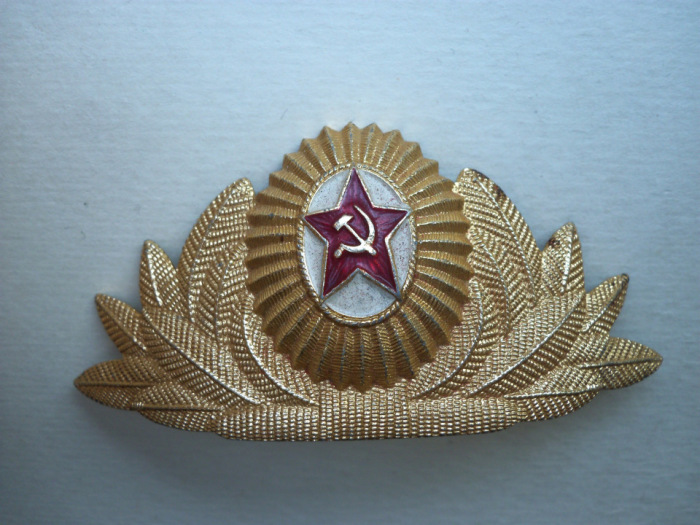 Что означает советская кокарда, и откуда пошел этот символ