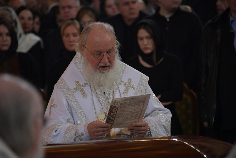 «Процедура эксплуатирует женщин и поощряет торговлю детьми»: патриарх Кирилл высказался о суррогатном материнстве