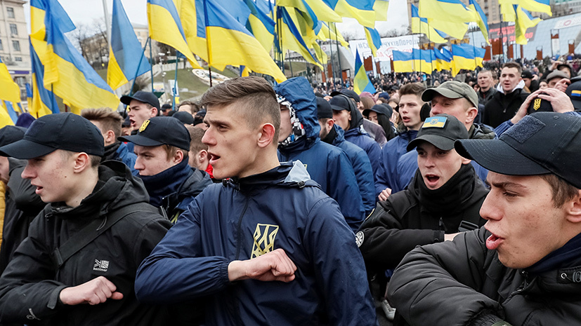 Против «Тачанки», Жукова и Хмельницкого: как при Зеленском на Украине идёт процесс декоммунизации