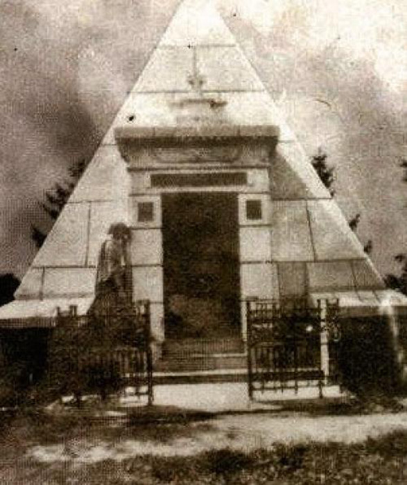 Тайна пирамиды Закревского – усыпальницы российского обер-прокурора, который был без ума от Египта