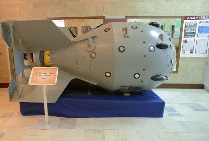 Операция «Энормоз»: Какую роль сыграли советские разведчики в создании ядерной бомбы в СССР