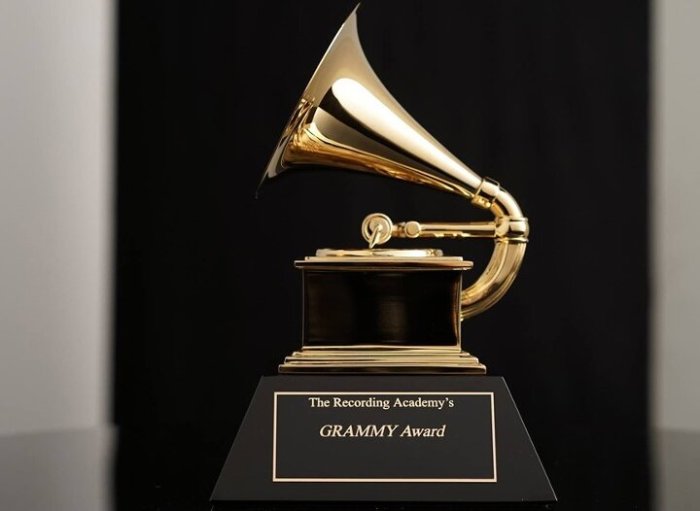 Первая в мире песня года, пушистый лауреат и другие малоизвестные факты о самой значимой музыкальной премии «Грэмми»
