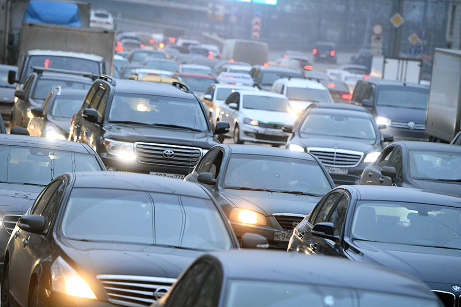 «Простым автомобилистам беспокоиться не о чем»: в Минпромторге пояснили, на какие машины предлагается поднять налог