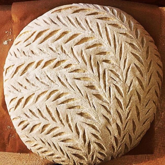 Американка печёт «Кружевной» хлеб, на котором можно увидеть яркие картины