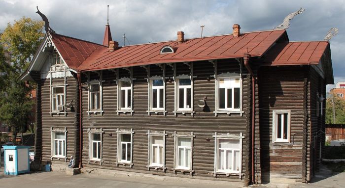 Для кого строили кружевные дома с драконами, жар-птицами, свитками: Деревянное зодчество Томска 