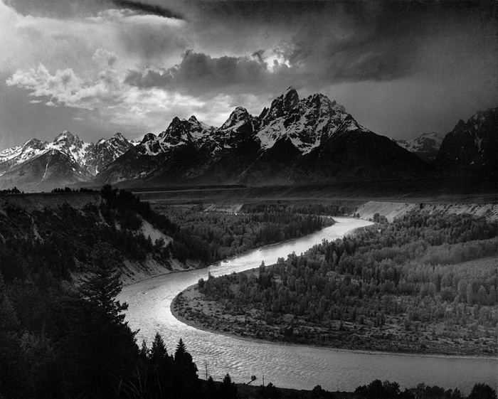 Как черно-белые фотопейзажи прославили художника и обеспечили ему славу за пределами Земли: Энсел Адамс